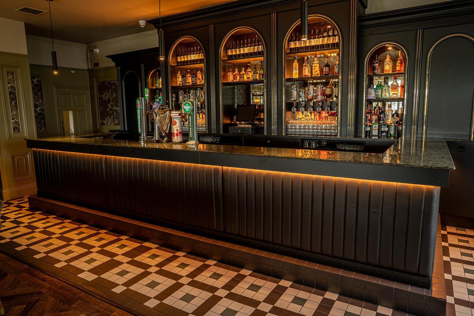 Crover House Hotel & Golf Club Mountnugent エクステリア 写真