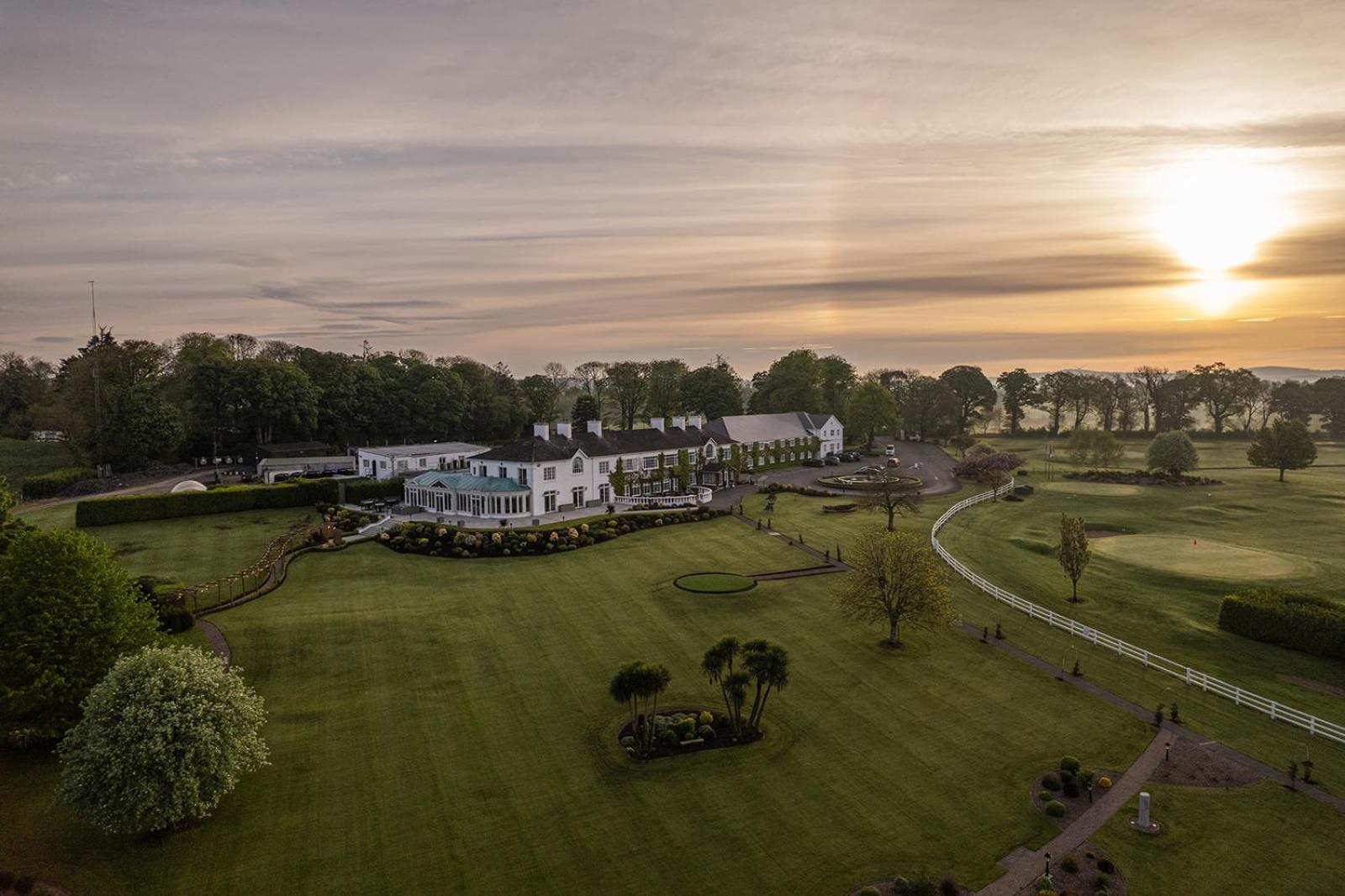 Crover House Hotel & Golf Club Mountnugent エクステリア 写真