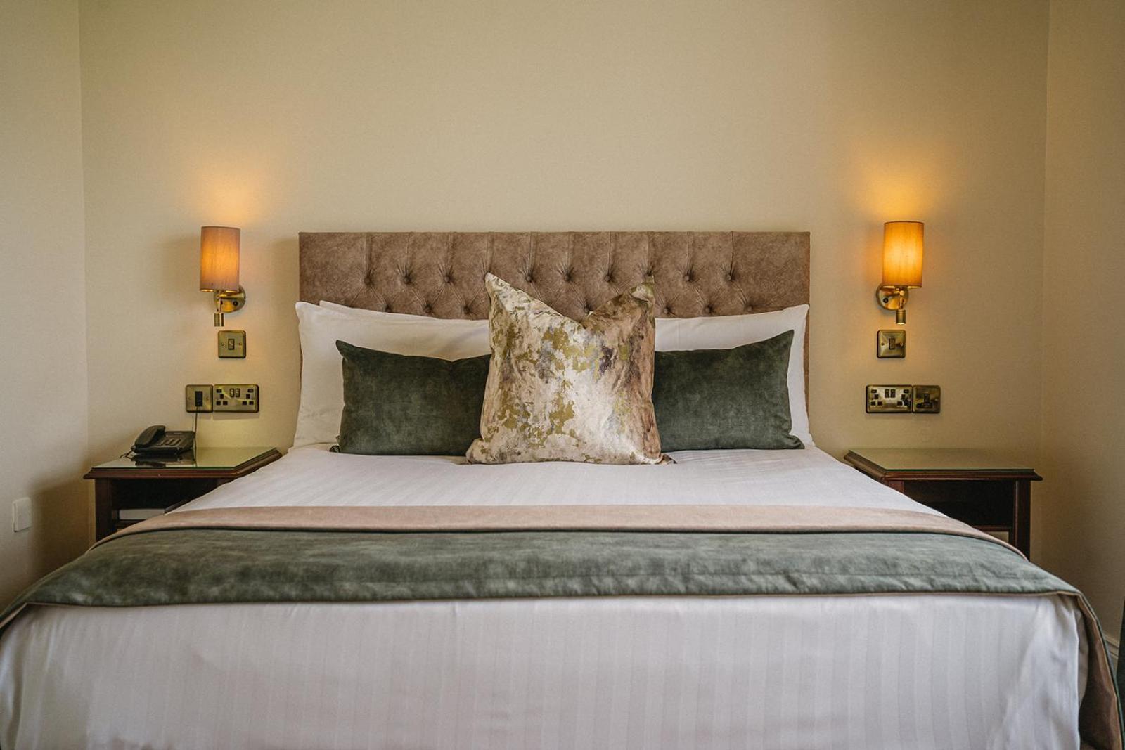 Crover House Hotel & Golf Club Mountnugent エクステリア 写真